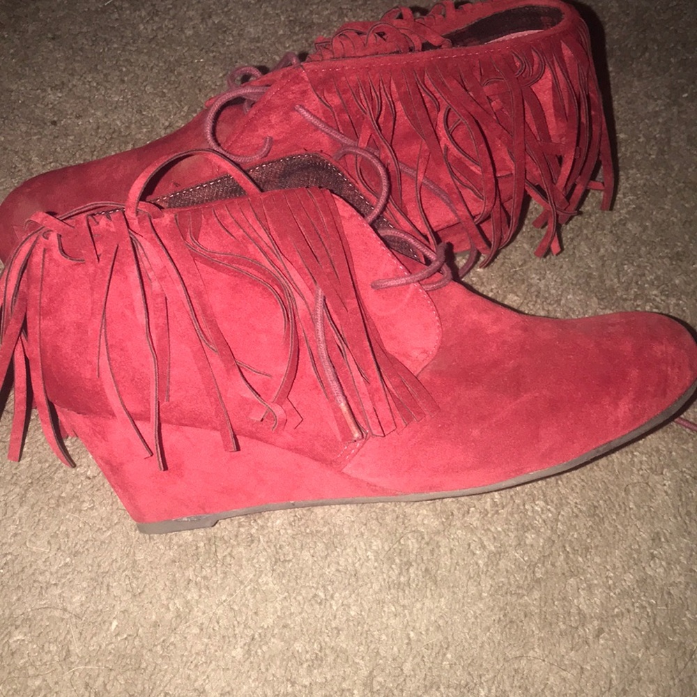 Red ankle cow gurl style with lace in front